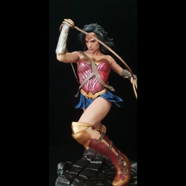 wonder woman premium resin statue