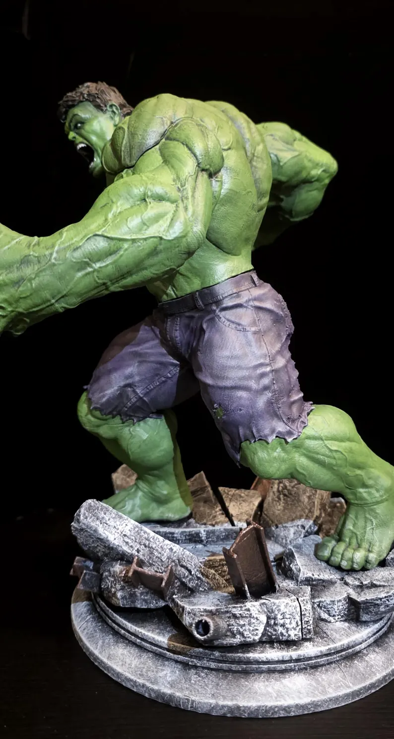 hulk resin statue collector item magnetic parts